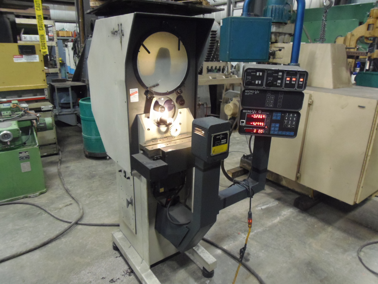 MICRO-VU 14" OPTICAL COMPARATOR, CENTURY 2014, 2 LENSES, 5" x 18" TABLE, MICRO-VU Q-16 COMPUTER, ED-50 EDGEFINDER