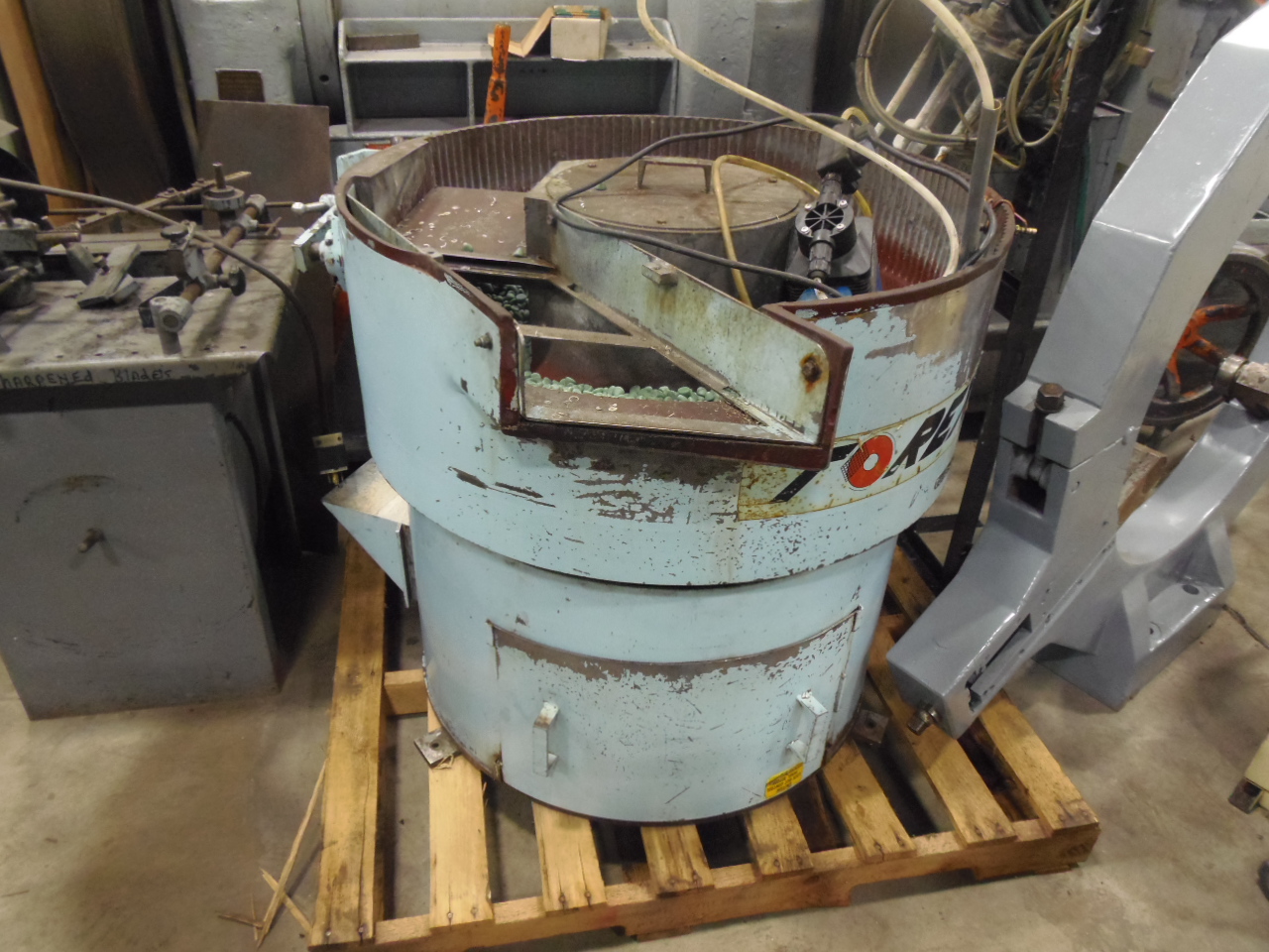 3 CUBIC FOOT TOREX TG3614 VIBRATOR BOWL, 10" CHANNEL, INTERNAL SEPARATION