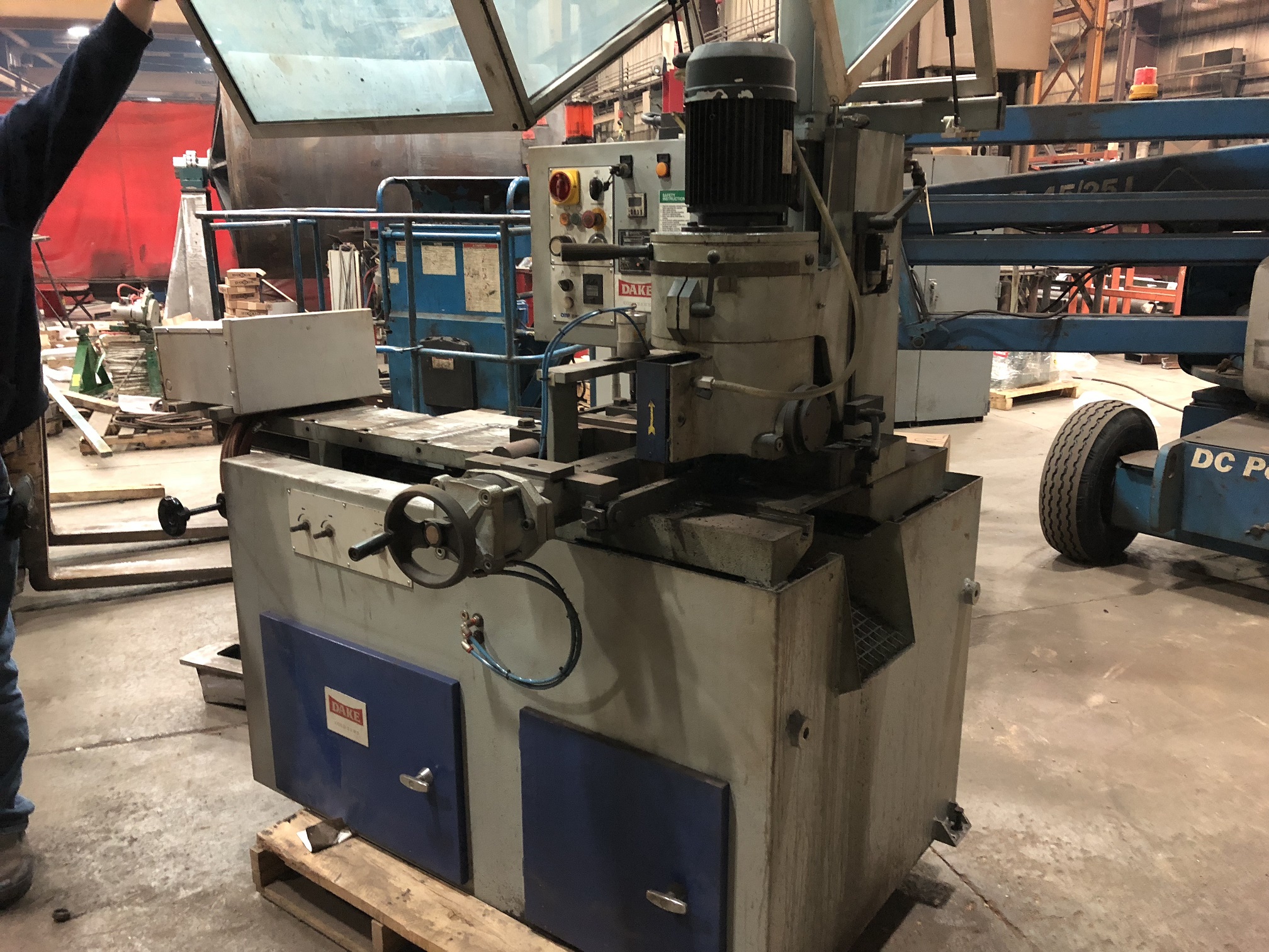 DAKE EUROMATIC 370PP, 2011, AUTOFEED, 25/50 RPM, MITER, 4" CAPACITY, LESS THAN 100 HOURS USE