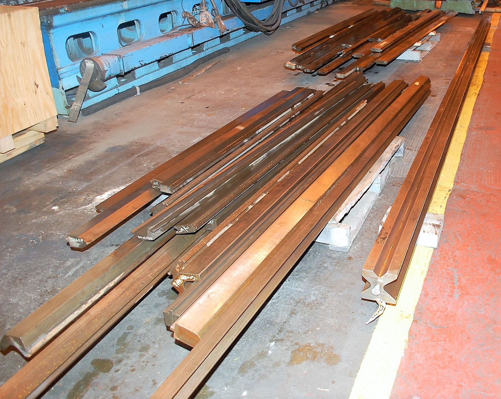 20' 4 way die with punches off of a 500 ton press brake