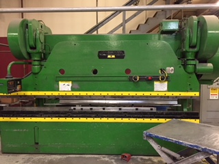225/150TON CINCINNATI #9, 14' OVERALL, 10' BET., FLUSH FLOOR, HURCO AUTOBEND 7 CONTROL
