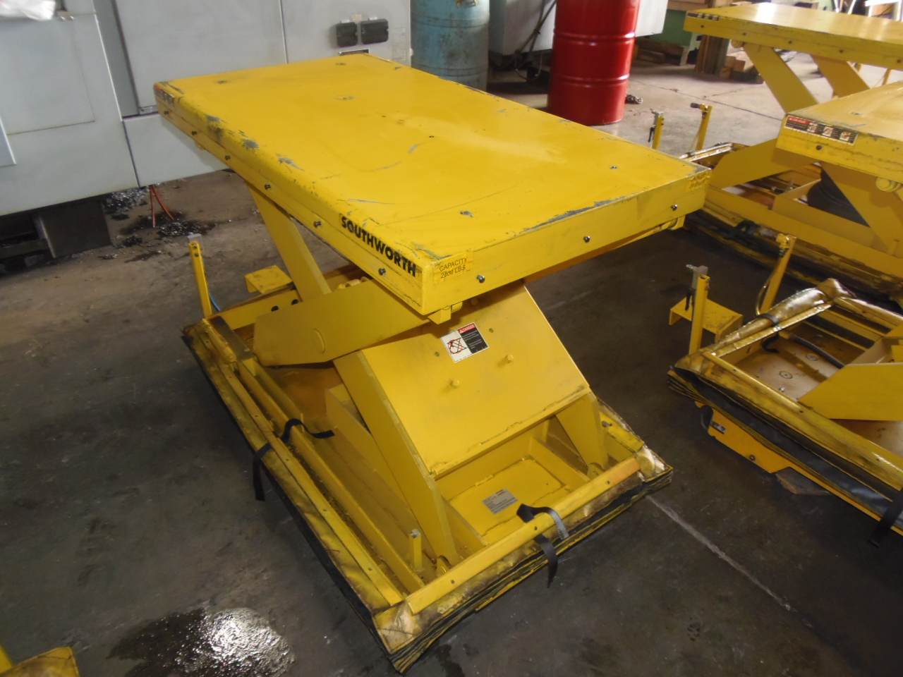 2000 LB. SOUTHWORTH AIR LIFT TABLE, MODEL LSA2-24, PNEUMATIC CROSS TRAVEL, 26 x 48 INCH TABLE, 80 PSI, WHEELS