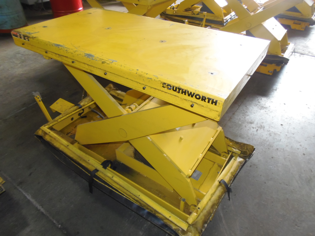 2000 LB. SOUTHWORTH AIR LIFT TABLE, MODEL LSA2-24, PNEUMATIC CROSS TRAVEL, 26 x 48 INCH TABLE, 80 PSI, WHEELS