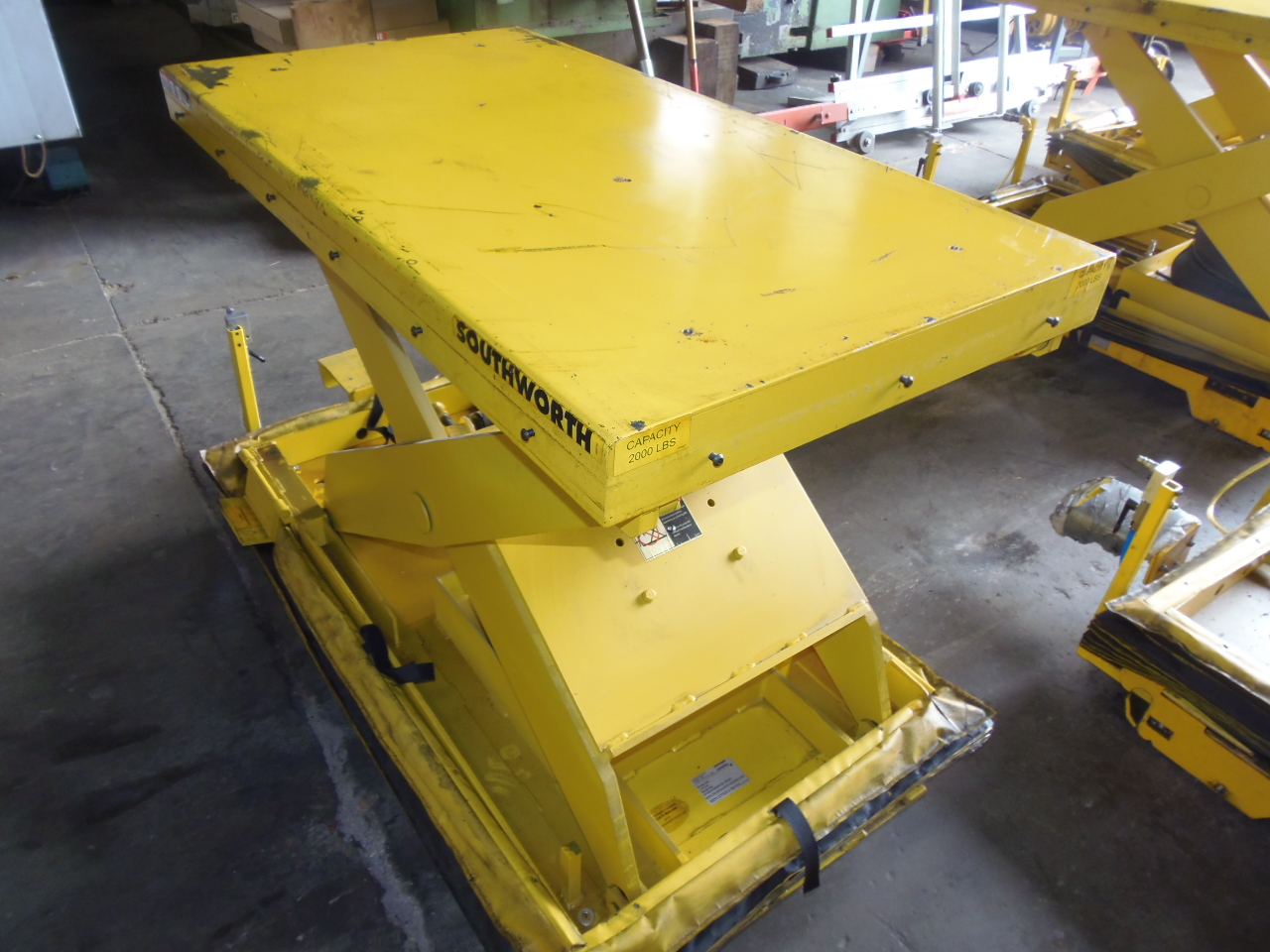 2000 LB. SOUTHWORTH AIR LIFT TABLE, MODEL LSA2-24, PNEUMATIC CROSS TRAVEL, 26 x 48 INCH TABLE, 80 PSI, WHEELS