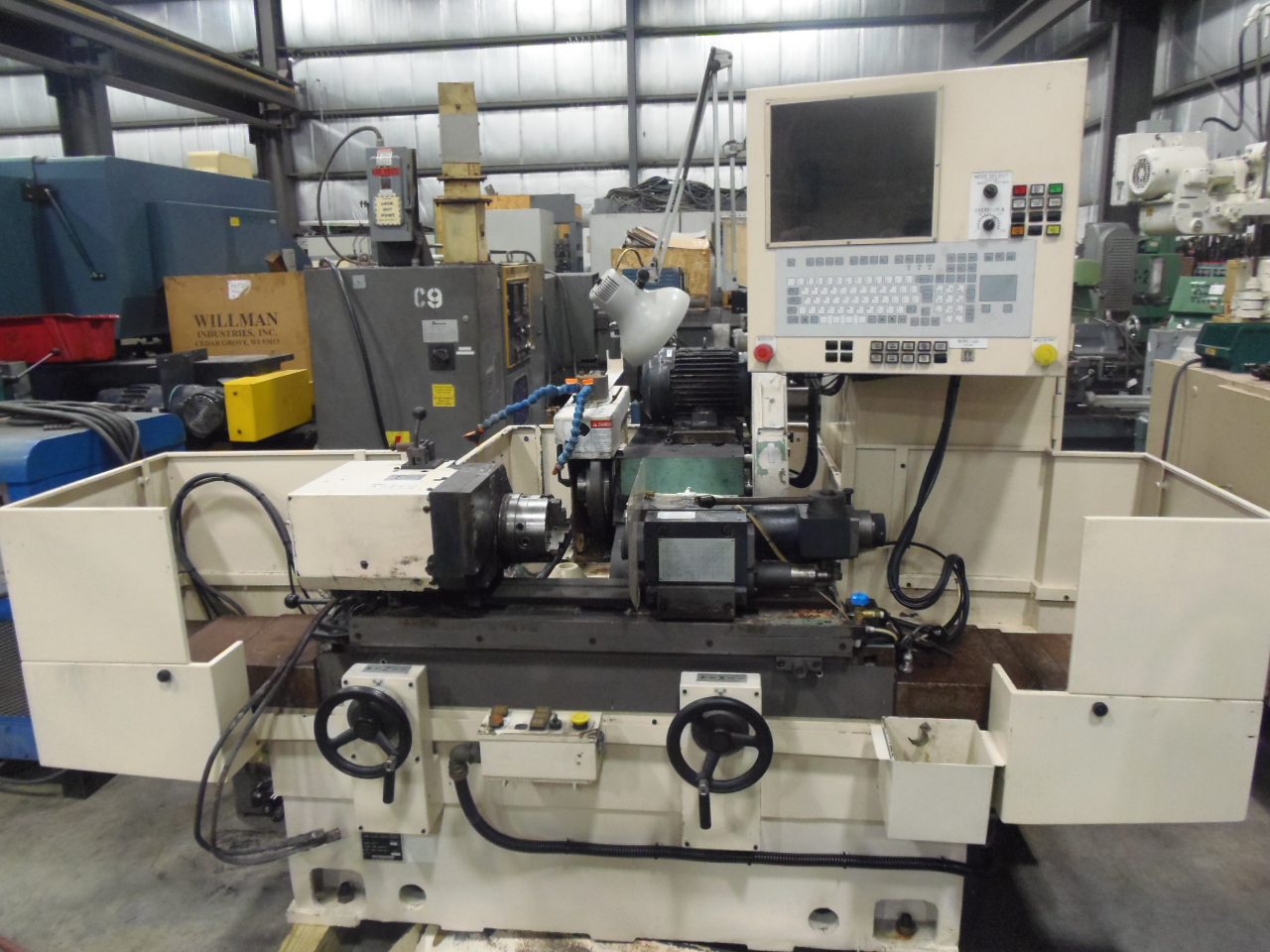 9.8" X 13.8" MITSUBISHI R230, MELDAS 64 TEACH CONTROL, MACHINE IS BOTH HAND OR CNC CONTROLLED,1999