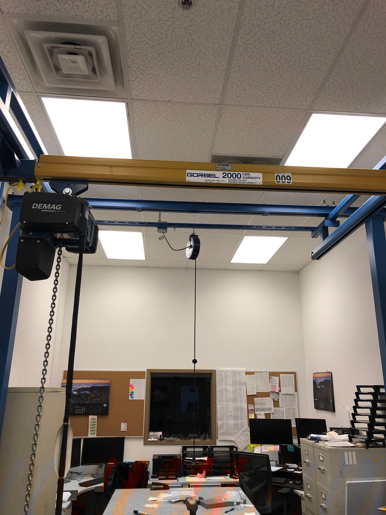 2,000LB GORBEL 10' X 10' X 8' FREE STANDING WORK STATION BRIDGE CRANE SYSTEM WITH 2200 LB DEMAG ELECTRIC CHAIN HOIST. NEW 2012