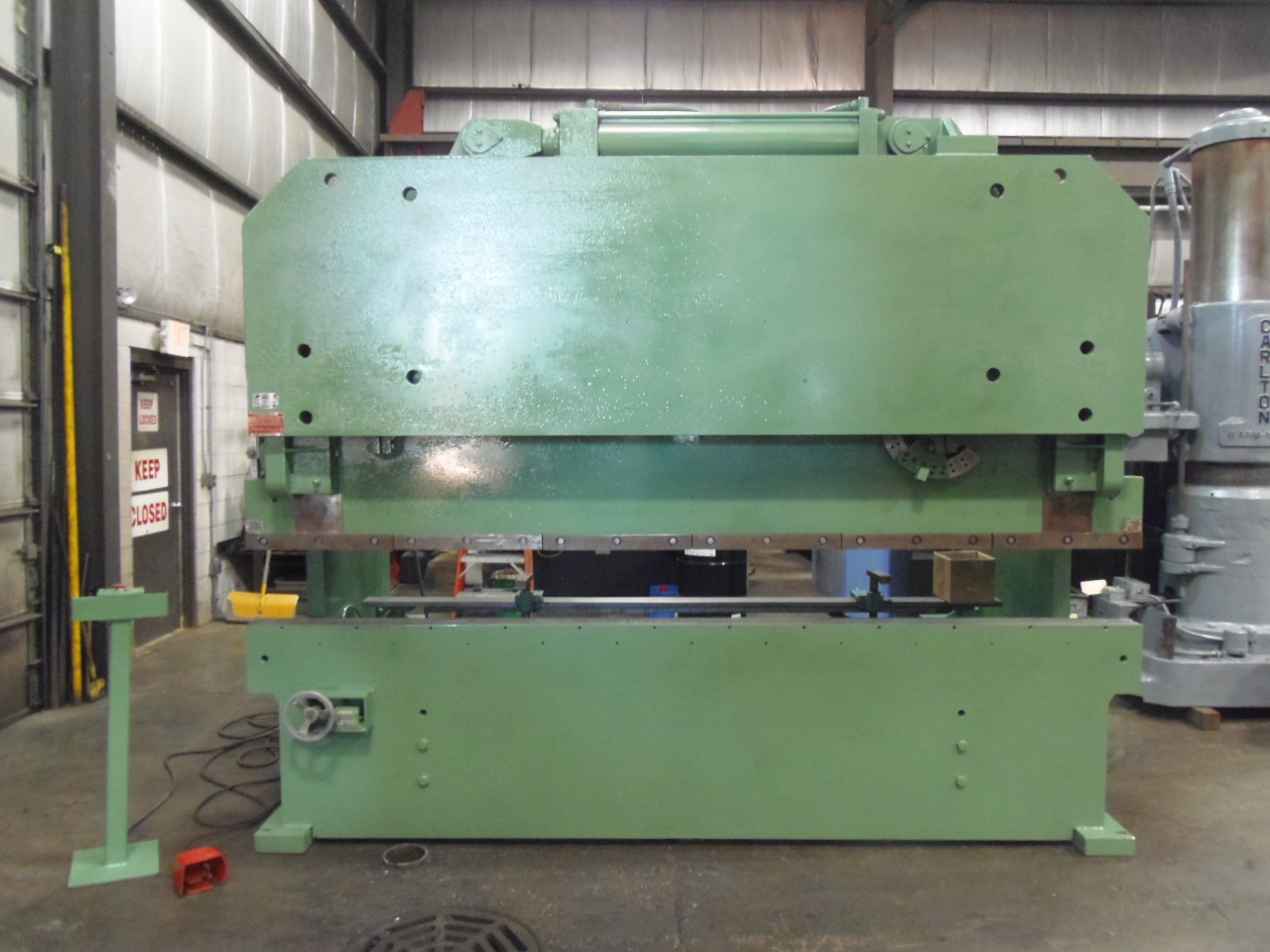 200 TON X 12' HTC, MODEL 200-H12, HYDRAULIC PRESS BRAKE, FOMBG, NO PIT REQUIRED, 1990