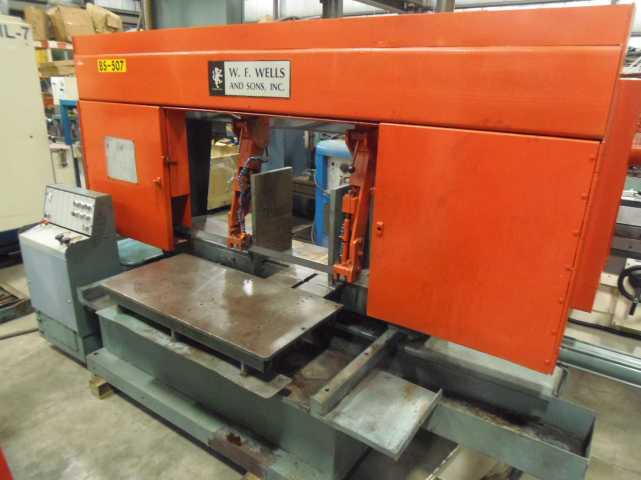 25.5" W.F. WELLS B-25-2 HORIZONTAL BANDSAW, 1.5" BLADE, 25" X 40" RECT., HYD VISE