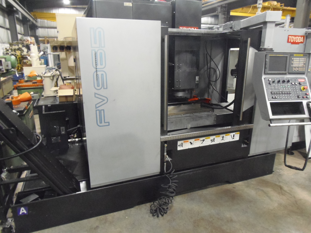 TOYODA FV965 VMC WITH MIDACO A40SD PALLET CHANGER, FANUC 18i CONTROL, 6000 RPM, 25.6 X 35.4 X 23.6 TRAVELS, 2011