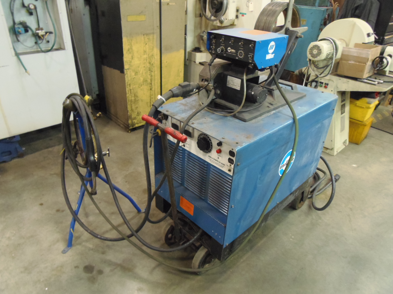 MILLER DELTAWELD 650, MIG WELDER 650 AMPS, MILLERMATIC S-54A FEEDER, CART