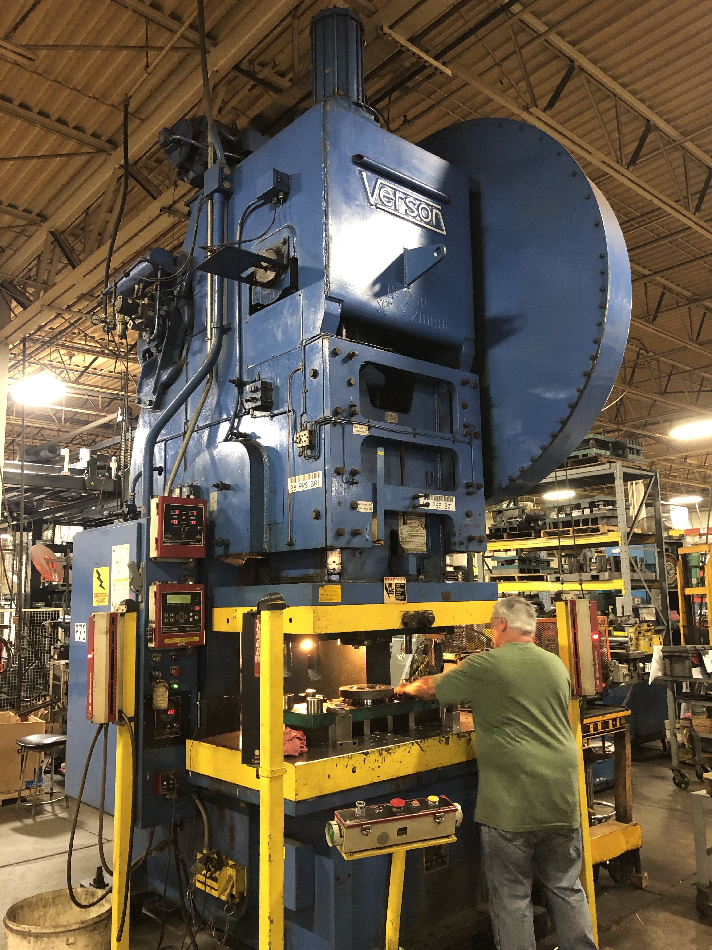 250 TON VERSON 12F-O.B.G. PR, 10" ST., 26" S.H., 5" ADJ., 36" X 62" BED, 30 SPM, 
