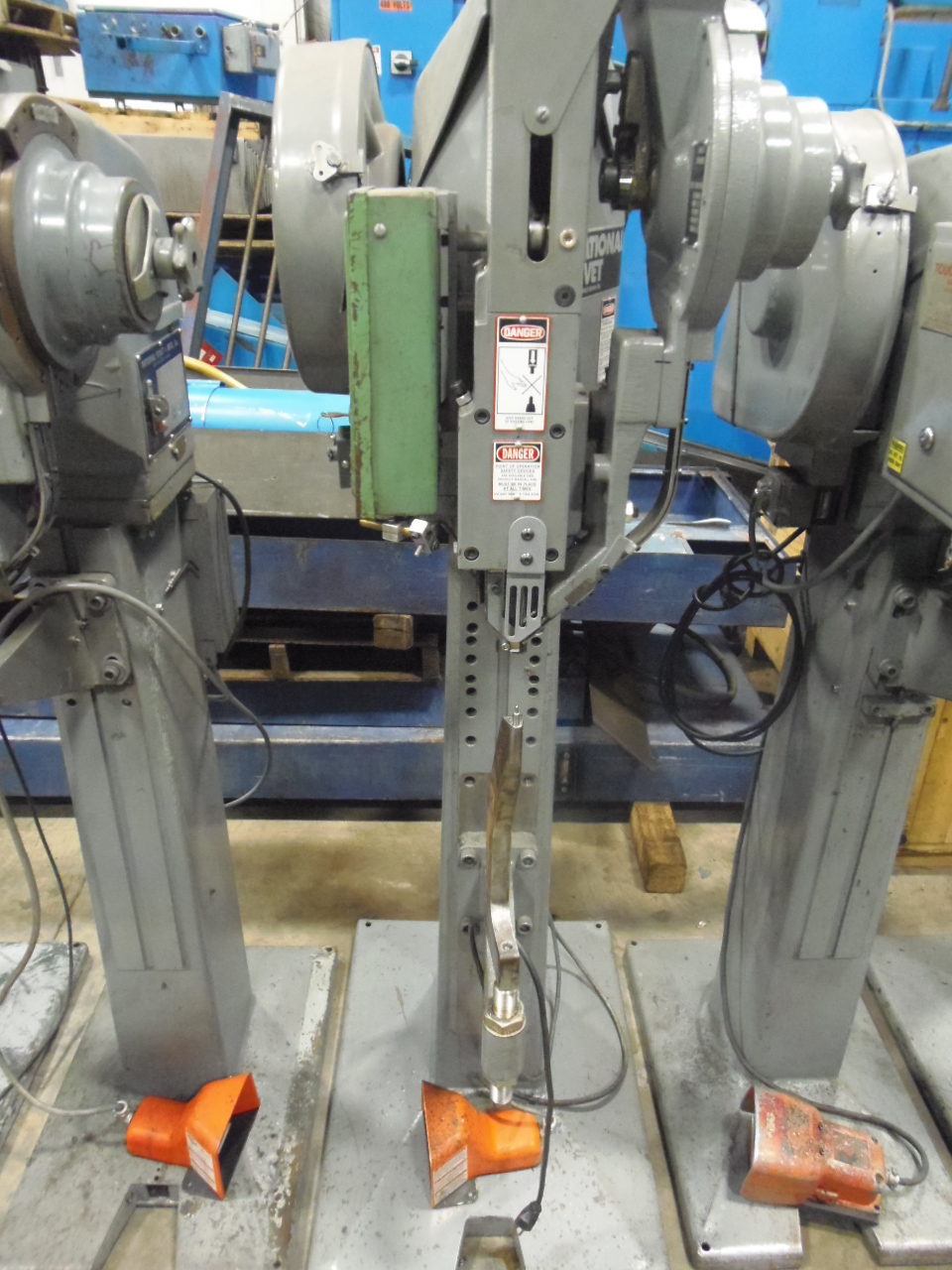 NATIONAL RIVETER, MODEL 600, 3 3/8" STR., TOUCHOMATIC, 12" THROAT