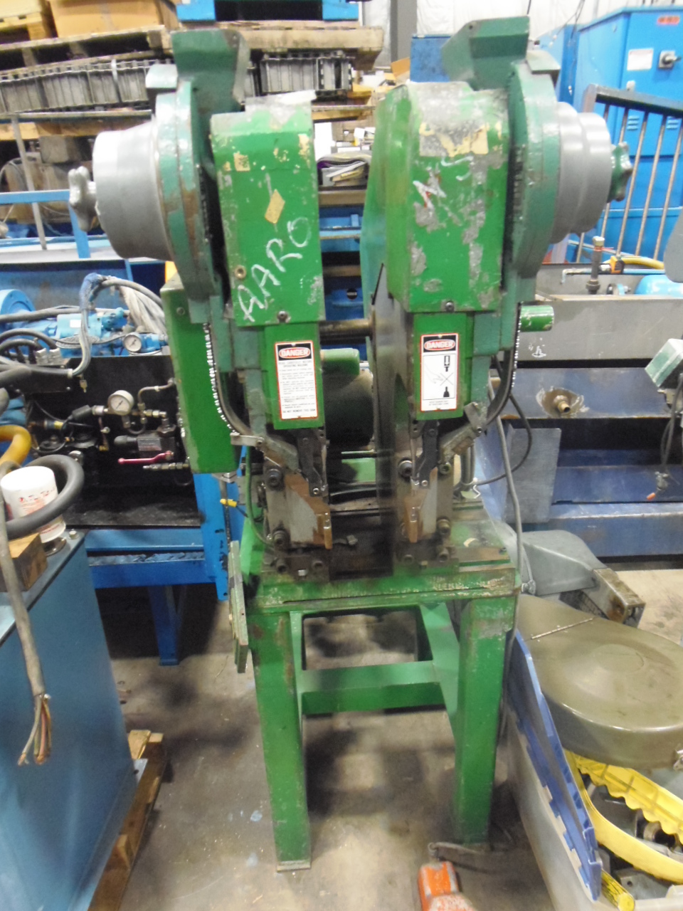 NATIONAL 2400F, 1" STR., TWO RIVETERS ON ONE ADJUSTABLE BASE
