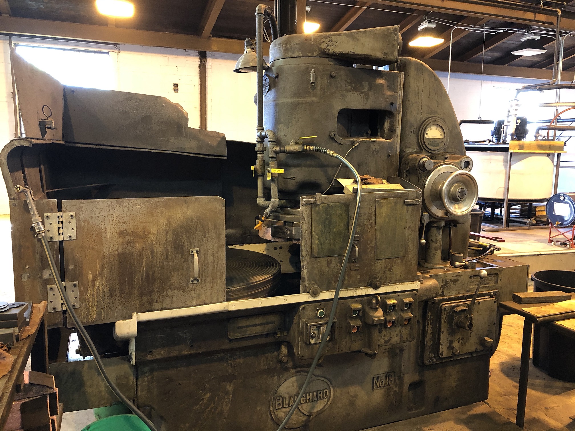 36 IN. BLANCHARD GRINDER 18-36, 40 HP, 18 IN. SEGMENTED WHEEL, 38 IN. MAX. SWING, 12 IN. MAX. DISTANCE UNDER WHEEL