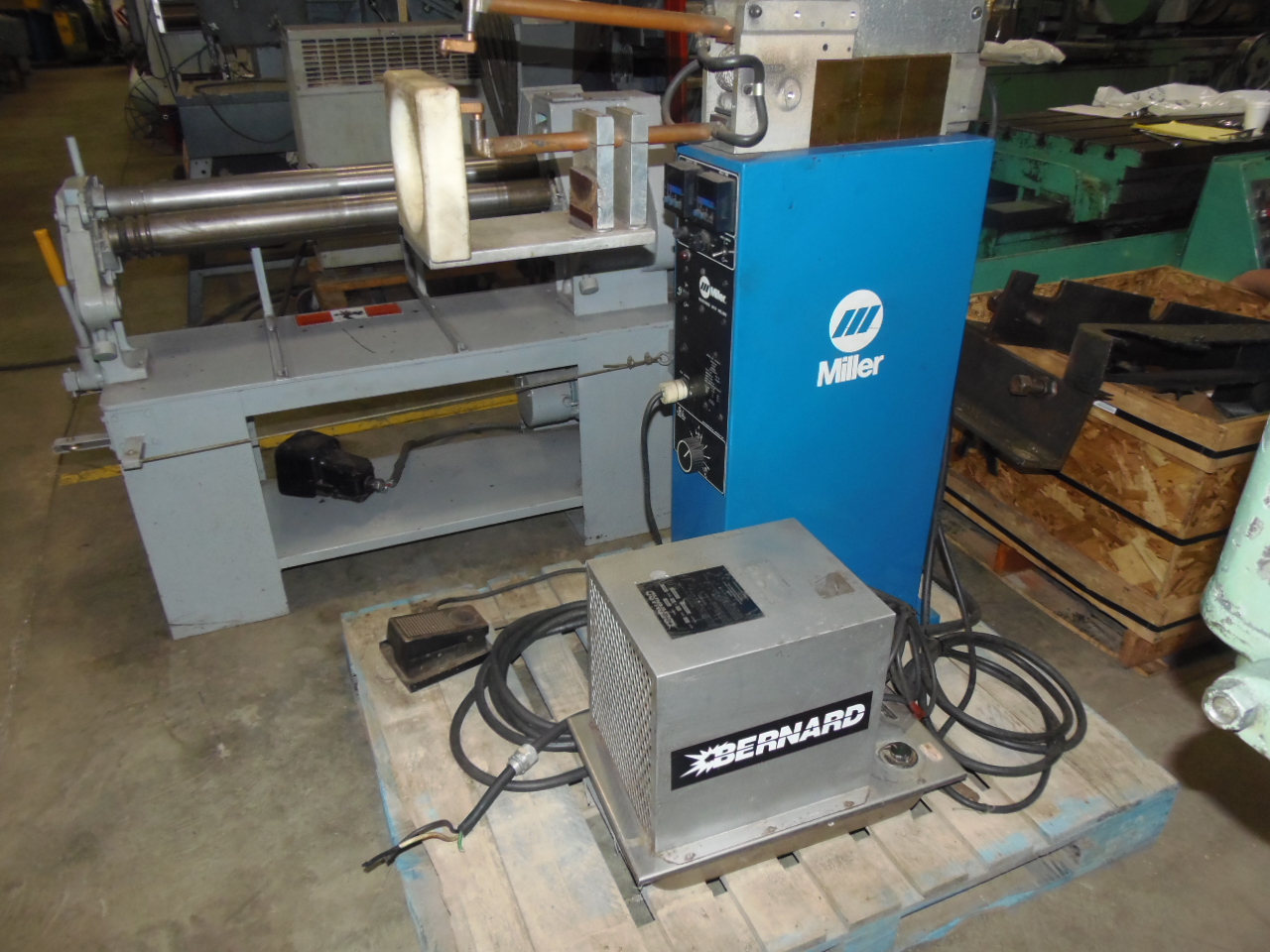MILLER SPOT WELDER, MODEL SSW-2020ATT, 220 VOLT, 90 AMPS, BERNARD 3500SS WATER COOLER, 3 GAL.