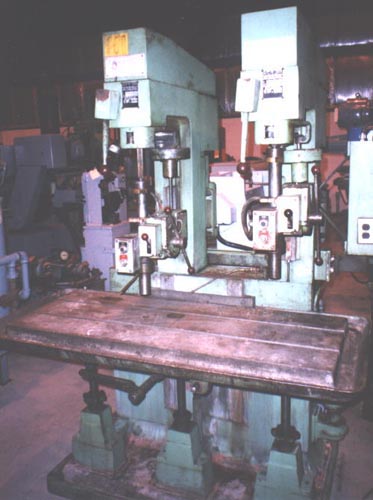 2 SPINDLE MODEL BMA-6 AVEY SIZE 2, 1981, POWER FEED, 1800 RPM, GEARED HEAD