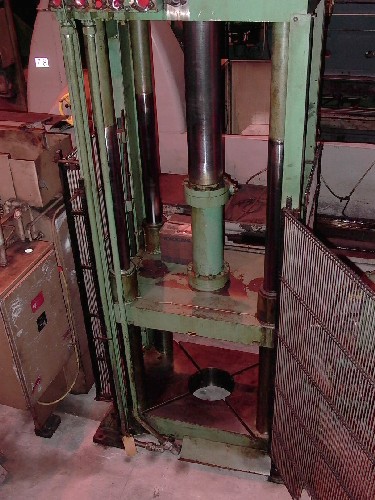 50 TON GREENERD , 36"Str, 1981, 32"x 32" BED, 4 POST, 75 HP