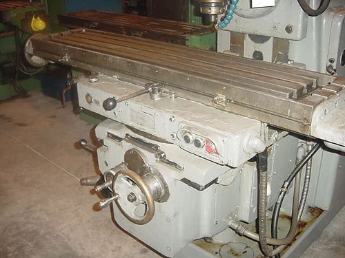 NO. 3-UH, SUMMIT, 13" x 60" TBL, 10 HP, VERT.ATTACH., DRAW BAR, 50 TAPER, 30-1500 RPM, 1979