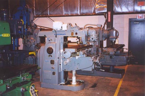 No. 3 MI, CINCINNATI, WITH UNIVERSAL VERTICAL HEAD