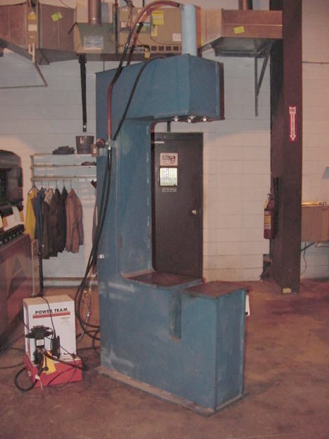 25 Ton, C-FRAME TYPE, 20"Str, 38"DLO, 22" THROAT, SLOT IN BED