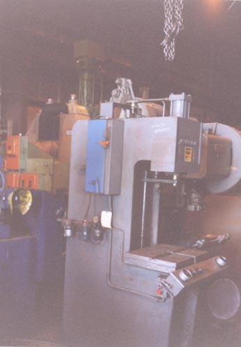 10 Ton, HANNIFIN, NO. 0GF10D8-4-1-M, 18" STK, 23" DL, 10" THROAT, 1964