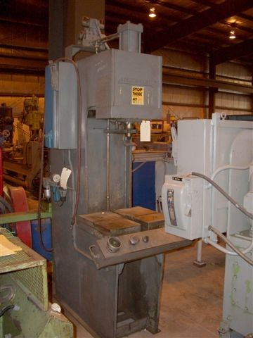 10 Ton, HANNIFIN, No. OGF10D-8-4-1-M, 24" STK, 25" DL, 10" THROAT, 1964