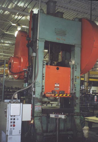 300 Ton, JOHNSON, 1973,4" STR.,38 SPM,36X42 BED, 16" WINDOWS