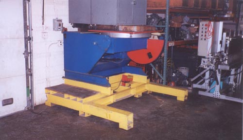 6000 Lb., ARONSON MDL MD3000,48"x48" SQ. TLB.,PWR. TILT,VARI SPD., 1992,