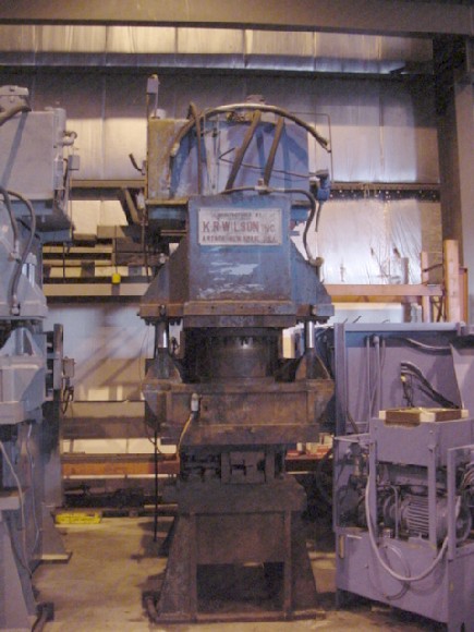 250 Ton, K.R.WILSON, 18"STK, 32"DLO, 32" x 48" BED, 1976
