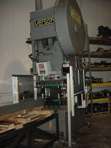150 TON VERSON, OBI, 1977, 30X50 BOLSTER, 10" STROKE, 90 SPM, AIR CLUTCH/BRAKE