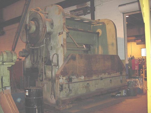 340 TON CINCINNATI #340-10, 14' OA, 10'6" BH, 4" STK, 40 HP, 1955