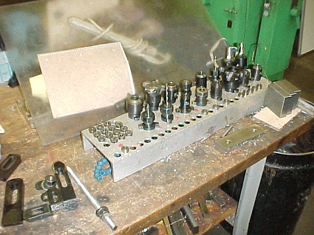 HURCO KM3P, 14" X 49" TBL, 4000 RPM, ULTIMAX CTRL, 1993