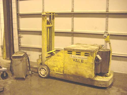 4,000 LB., YALE WALK BEHIND, NO. MC405071,ELECTRIC WITH CHARGER, 106" LIFT, SOLID TIRES
