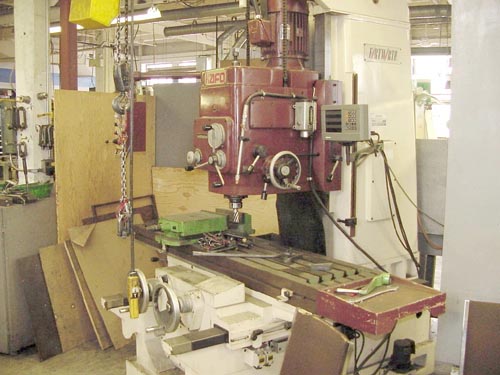 No. VBM-4V KAFO, 17.5" x 74.5" TBL, 50 TAPER, 7.5 HP, 1500 RPM, PWR FDS, DRO