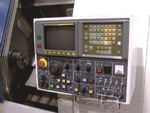 DAEWOO PUMA 8HC, 19.7" SWING, 21" CENTERS, 4000 RPM 25HP, CHIP CONVEYOR, 1995