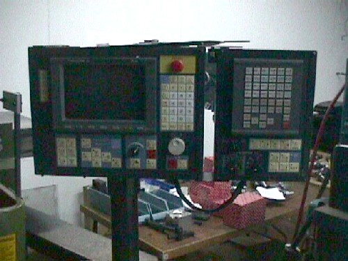 MAKINO KE55, FANUC, 21.7" x 12.6" x 13.8", 4500 RPM, 7.5HP, CAT 40, 472 RAPIDS, 2000