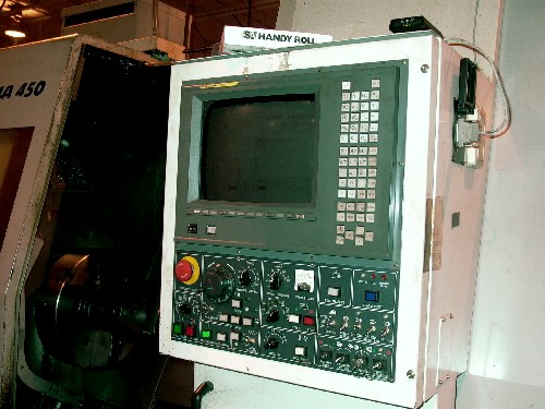 DAEWOO PUMA 450, 35.4" SWING, 62" CENTERS, 5.2" BORE, 60HP, CHIP CONVEYOR, 1997