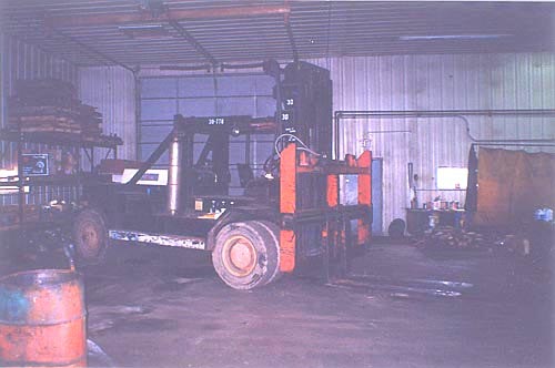 30,000 LB. TAYLOR MDL Y30-WOF, MAX. LIFT 120", DETROIT DIESEL ENG. 453