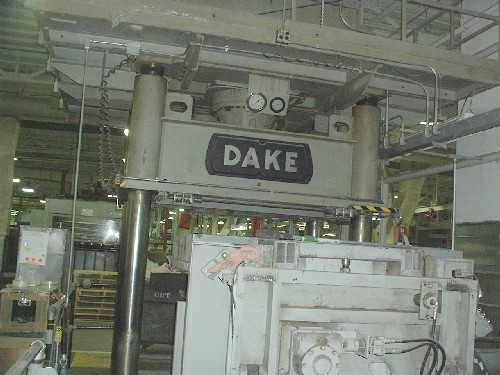 300 TON DAKE, 46" X 76" BED, 48" STROKE, 84" OPEN, 36" SH, 88 IPM APPROACH, 32 IPM PRESSING, 115 TON CUSHION