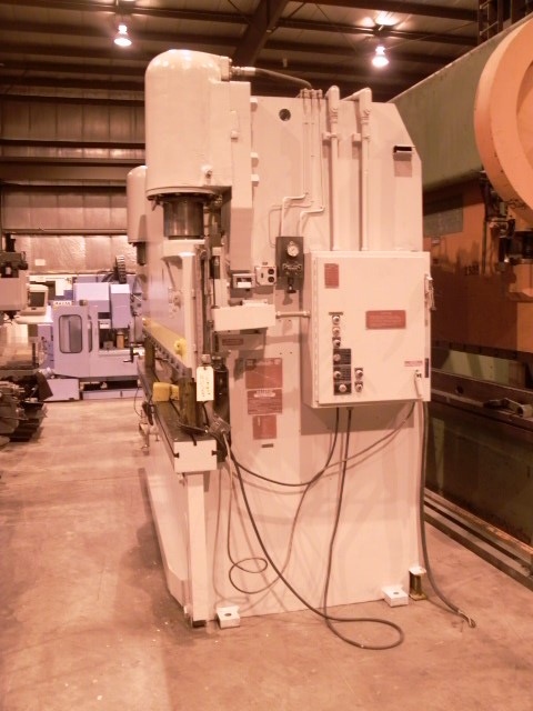 200 TON PACIFIC NO. K200-14 HYDR., 14' OA, 15' X 5" BH, 20" FOMBG, HORN, 1975