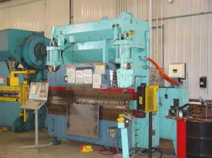 90 TON CINCINNATI MDL 90HS6, OA 96", BH 78", STR 8", THROAT 7.5", 24" FOCNCB, 1986