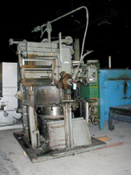 36" KING, 40" SWING, 30" UNDER RAIL, 10 FPM, 4.7 - 140 RPM, 30 HP, 36" 3-JAW TBLE