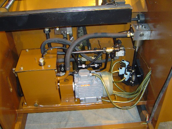 25 TON PROMECAM, #RG25, 40" BH, 48" OA, 3 HP, 1992