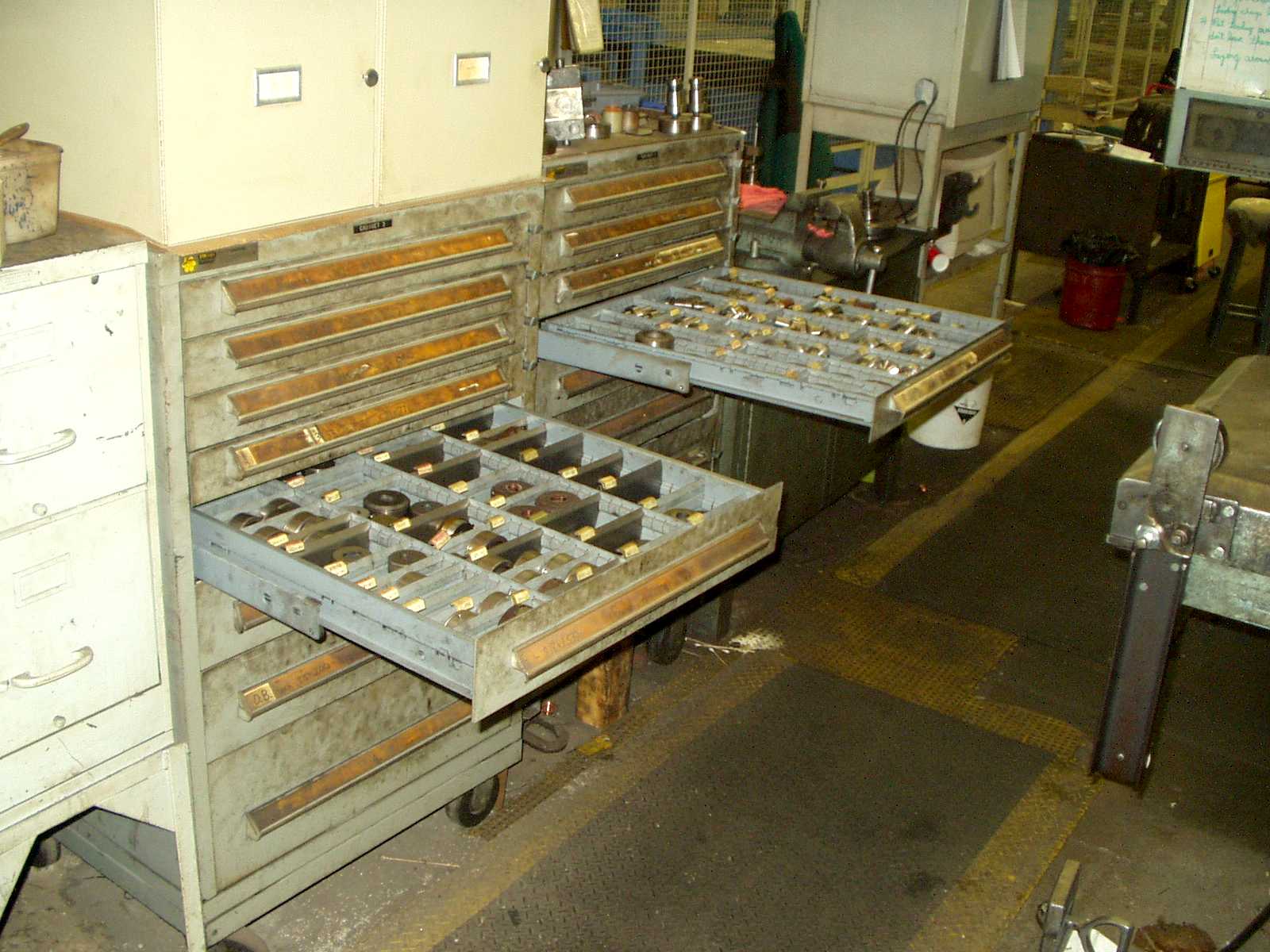 40 TON WHITNEY, MDL  W-3600 ATC, FANUC OOP CTRL, 60" X 90" TRAVELS, 37 TOOLS, ROTARY RAM, 200 AMP, HI DEFINITION PLASMA, LOTS OF TOOLING