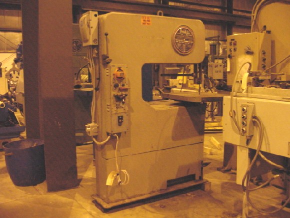 30" DOALL #30-M, 24" x 24" TBL, 26" WHEEL, BLADE WELDER, 9,000 FPM BLADE SPEED