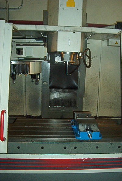 TREE MDL 1050E/24, 40"-X, 24"-Y, 24" x 50" TBL, 787 IPM, 1996, CAT 40, DYNAPATH DELTA 40 CTRL, 8000 RPM, 40 ATC