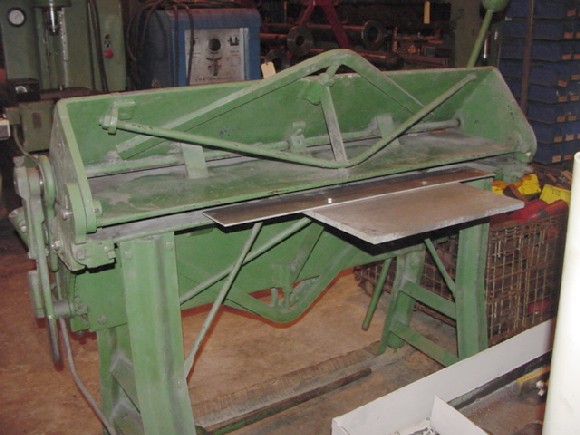 12 GA x 4' DRIES & KRUMP, MDL SB412, 16 GA. STAINLESS, 34" WORK HEIGHT, 48.5" BENDING LENGTH