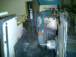 12.6" x 40" MITSUBISHI, MDL RD32-100A, FLAGGING COOLANT TANK, FANUC 18-T CTRL, #4 MORSE TAPER, 17.9" WHEEL, 1997