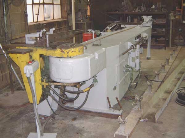 3" PINES NO. 1-1/4, HYD. MANDRELL EXTRACTOR, 12" TUBE RADIUS, 10' TUBE LNGTH, 2000 PSI, 1967