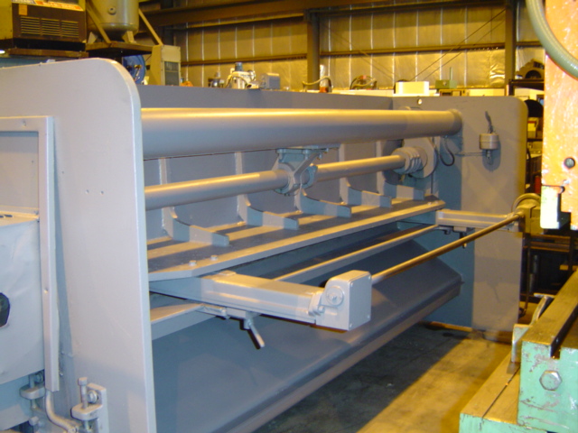 10 GA. x 122" SUMMIT, MECHANICAL, 12" THROAT, 10 HP, POBG, 55" SUPPORTING ARMS, 31.5" BACKSTOP ADJ.